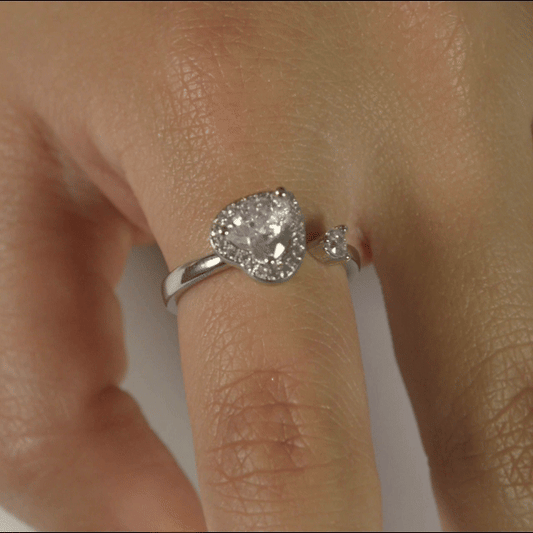 Anillo Giratorio Corazón con Zirconias Plateado