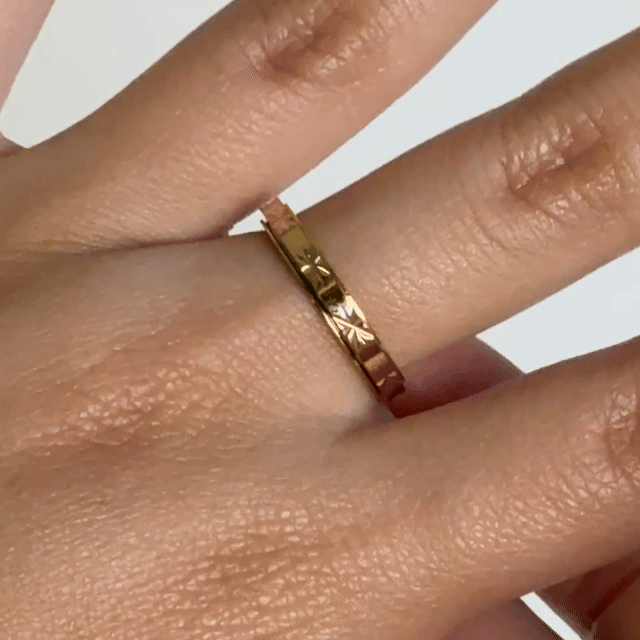 Anillo Deslizante Delgado Textura 1 Dorado