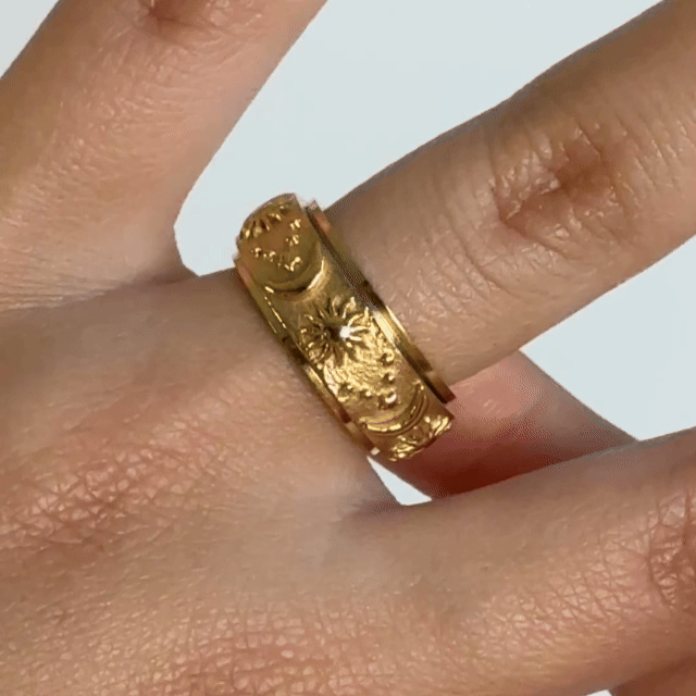 Anillo Deslizante Luna y Estrellas Relieve Dorado