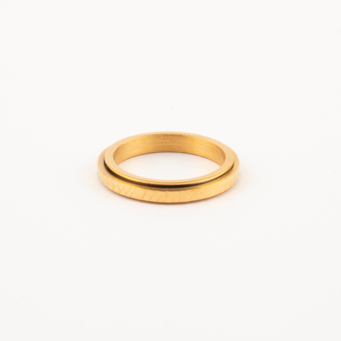 Anillo Deslizante Delgado Hammered Dorado