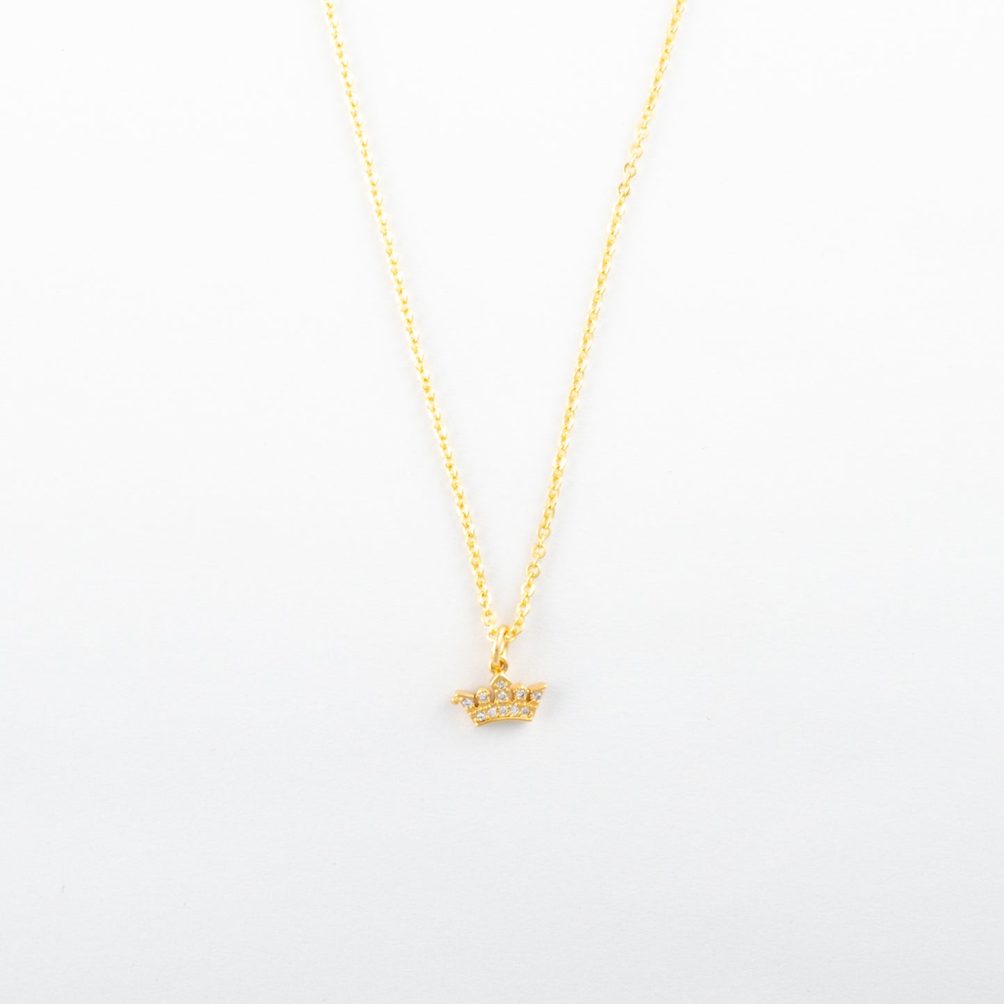 Collar Junio Corona Dorado - Agosto 18