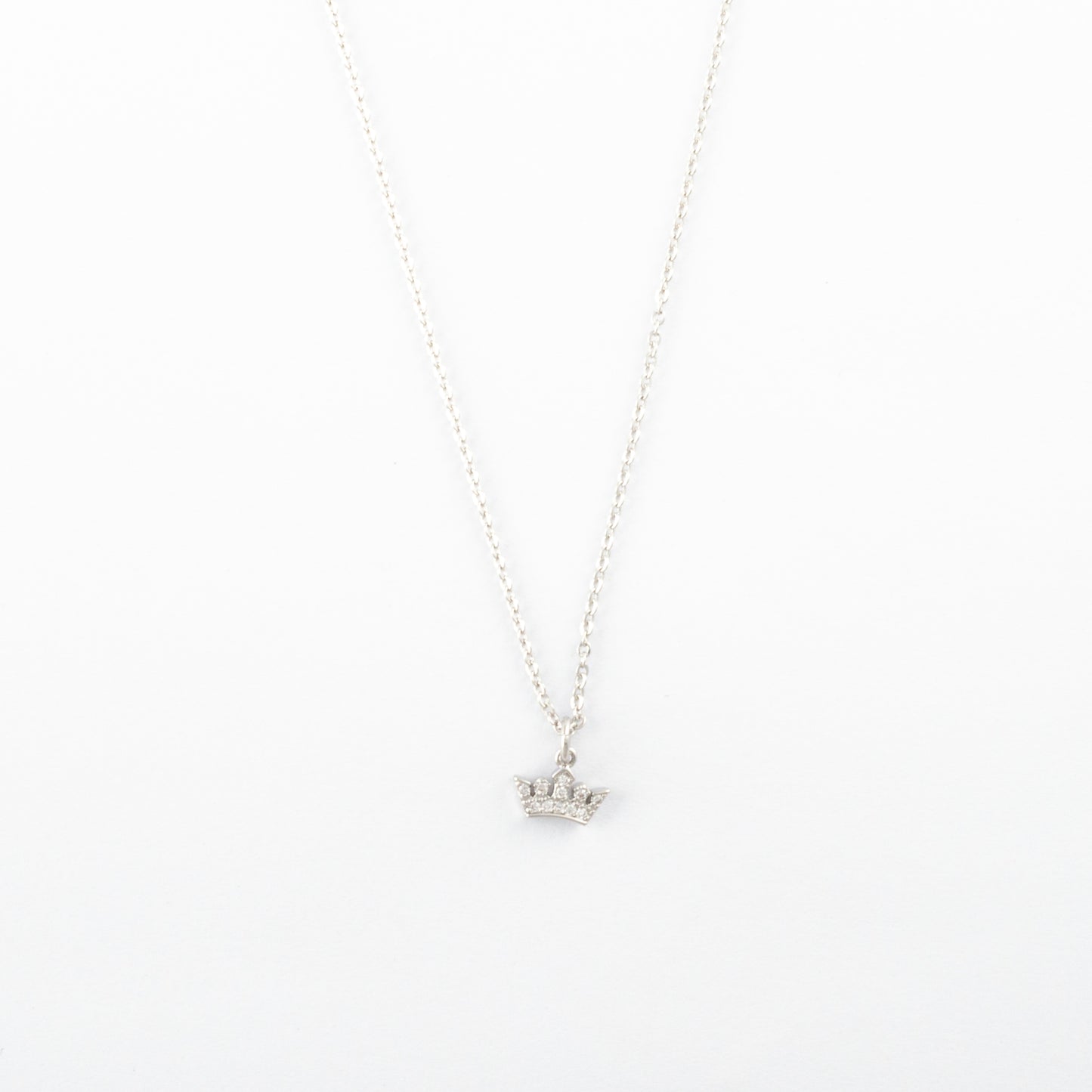 Collar Junio Corona Plateado - Agosto 18