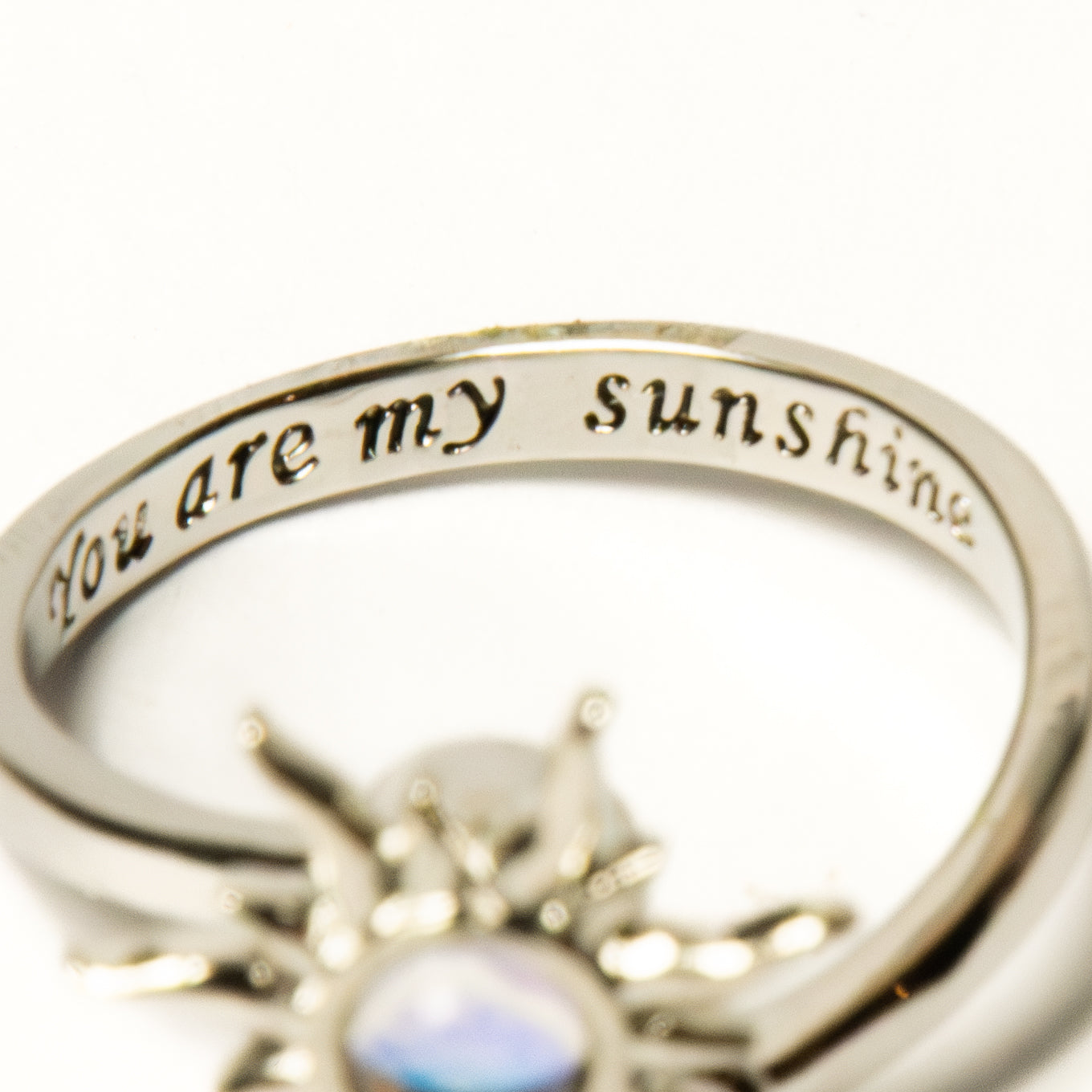 Anillo Giratorio Grabado Sol - Agosto 18