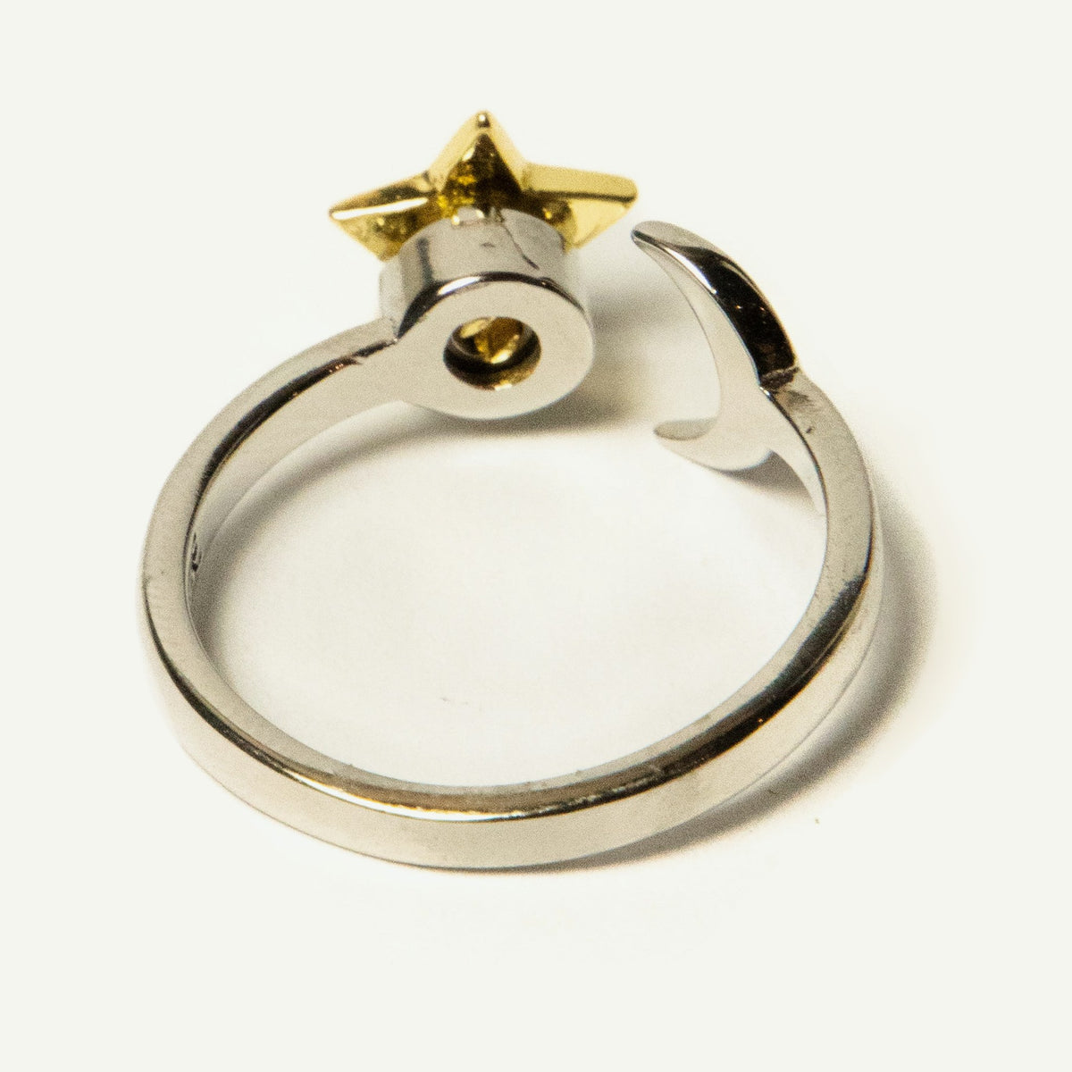 Anillo Giratorio Grabado Estrella y Luna - Agosto 18