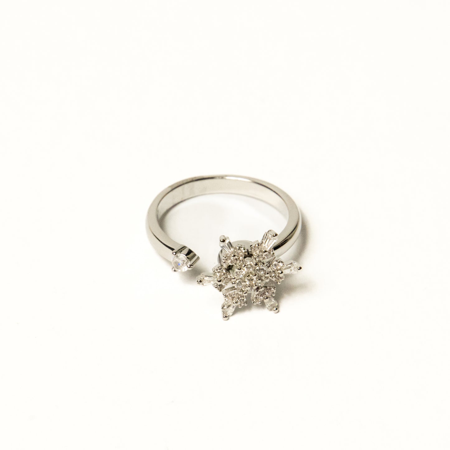 Anillo Giratorio Copo de Nieve Zirconias - Agosto 18