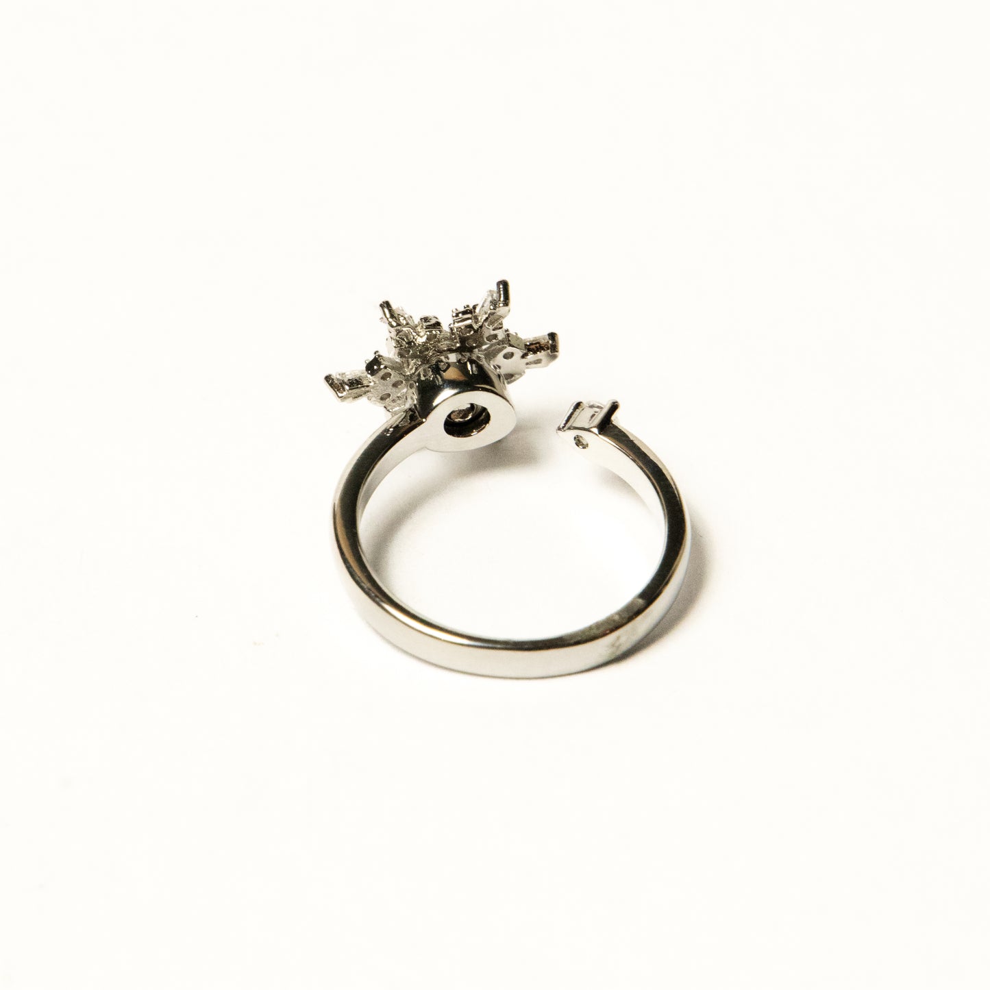 Anillo Giratorio Copo de Nieve Zirconias - Agosto 18