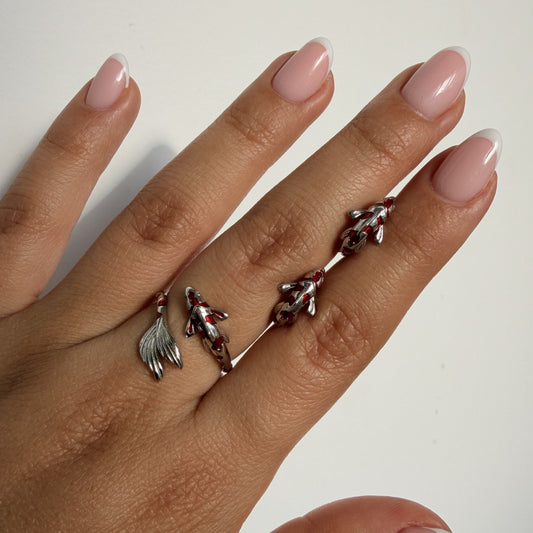 Set Anillo y Aretes Argolla Plata S925 Pez Koi Rojo en mano