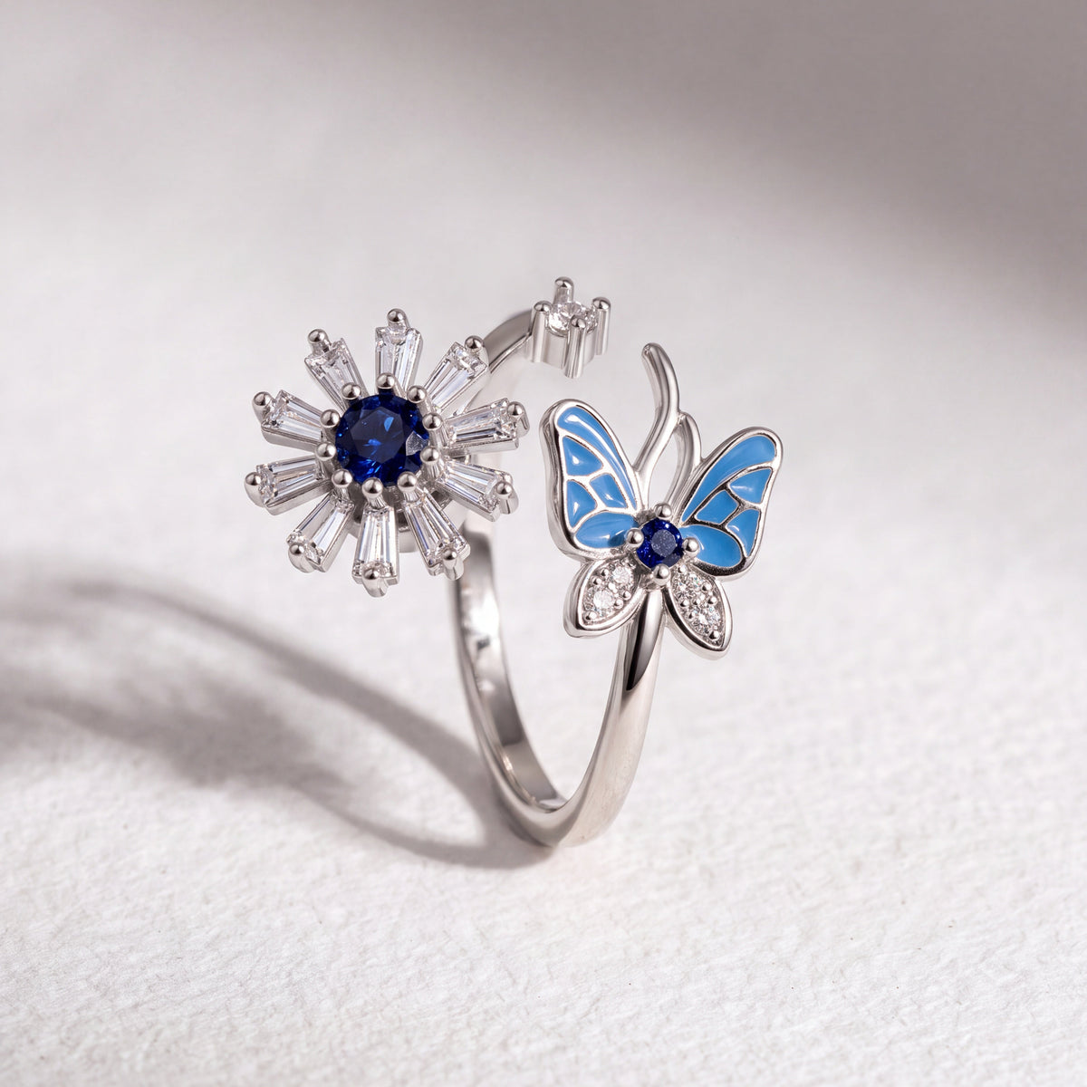 Anillo Giratorio Mariposa y Flor