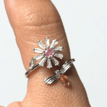 Anillo Giratorio Flor Rosa y Abeja - Agosto 18