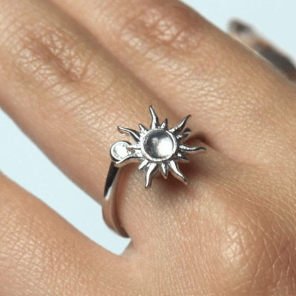 Anillo Giratorio Grabado Sol - Agosto 18