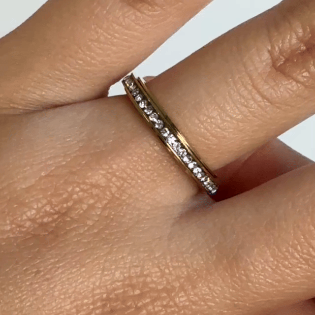 Anillo Deslizante Delgado Zirconias Dorado