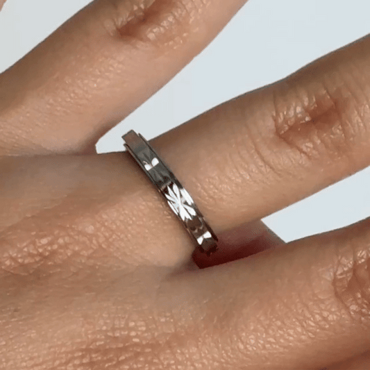 Anillo Deslizante Delgado Textura Plateado