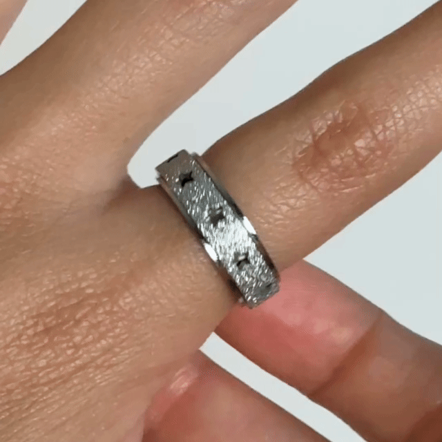 Anillo Deslizante Estrellas Aspero Plateado
