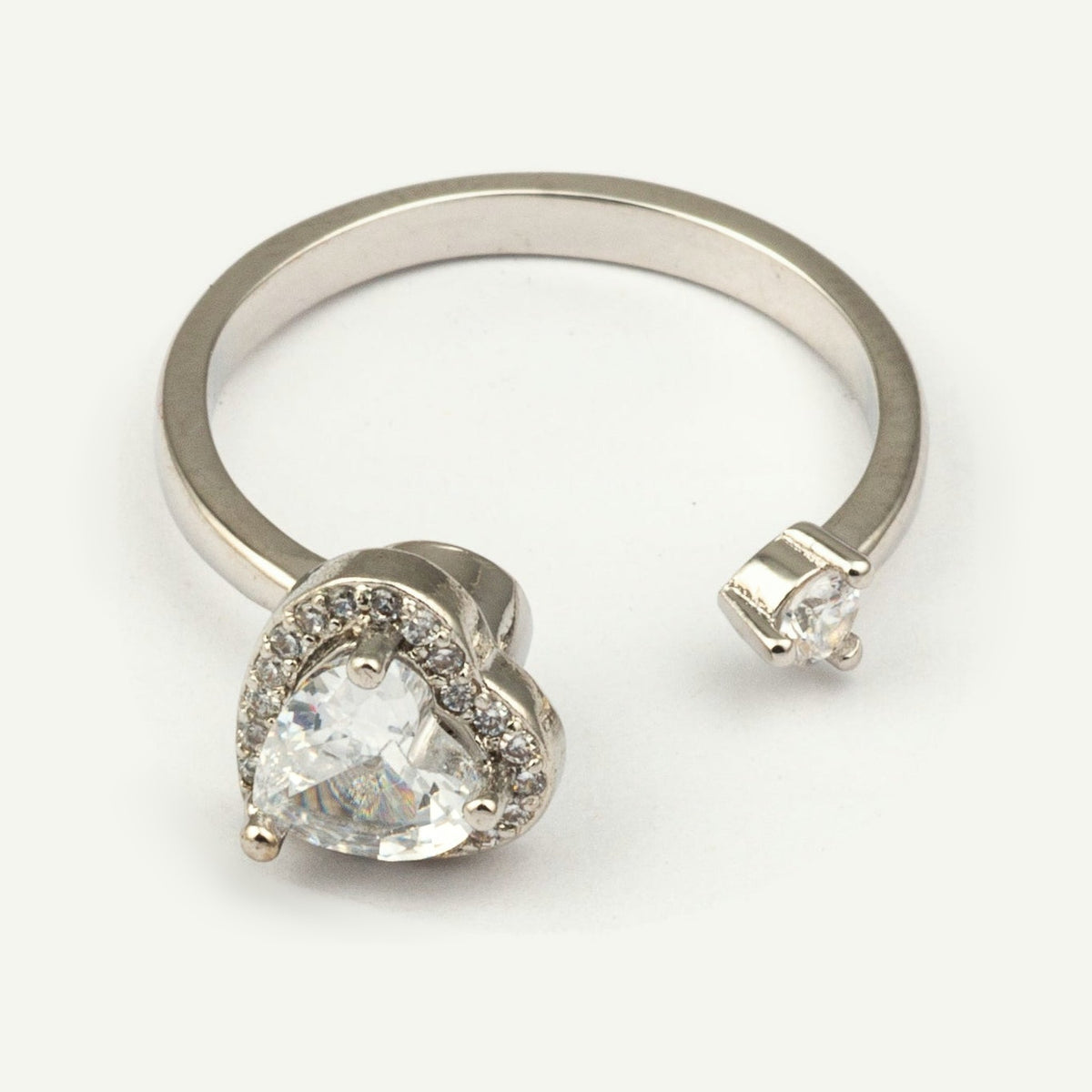 Anillo Giratorio Corazón con Zirconias Plateado