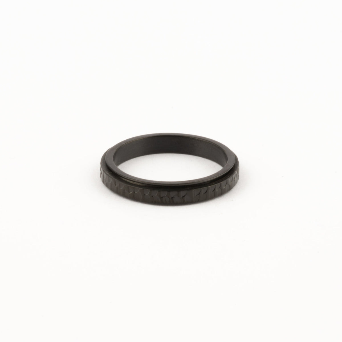 Anillo Deslizante Delgado Hammered Negro