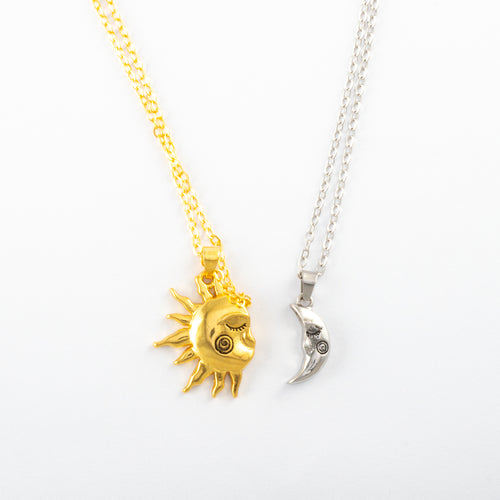 Collar Junio Doble Magnético Sol y Luna - Agosto 18