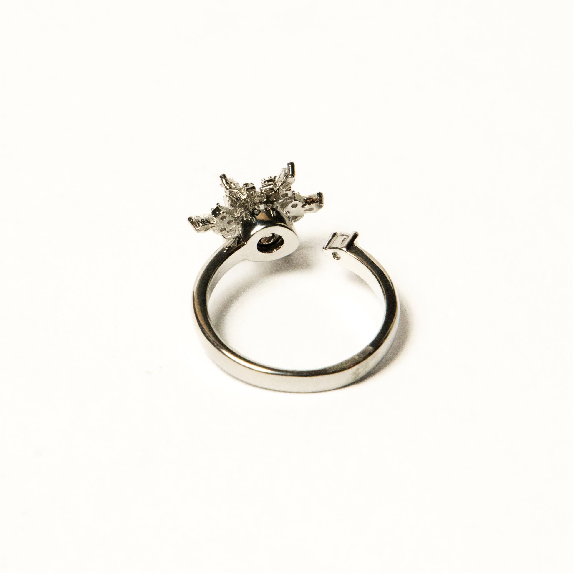 Anillo Giratorio Copo de Nieve Zirconias - Agosto 18