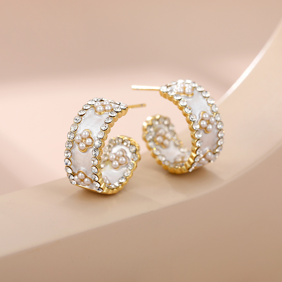 Aretes Divina