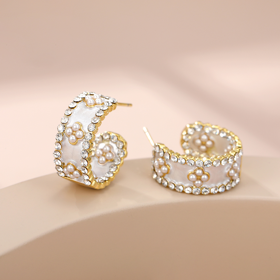 Aretes Divina