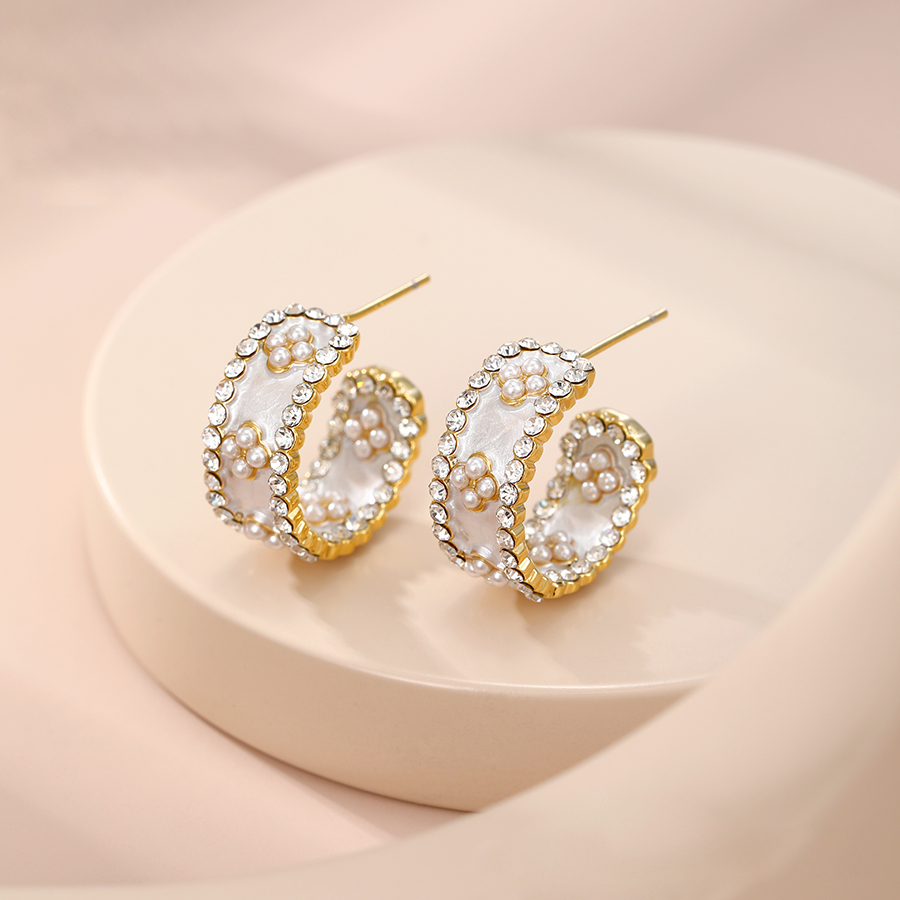 Aretes Divina