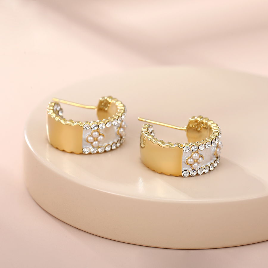 Aretes Divina