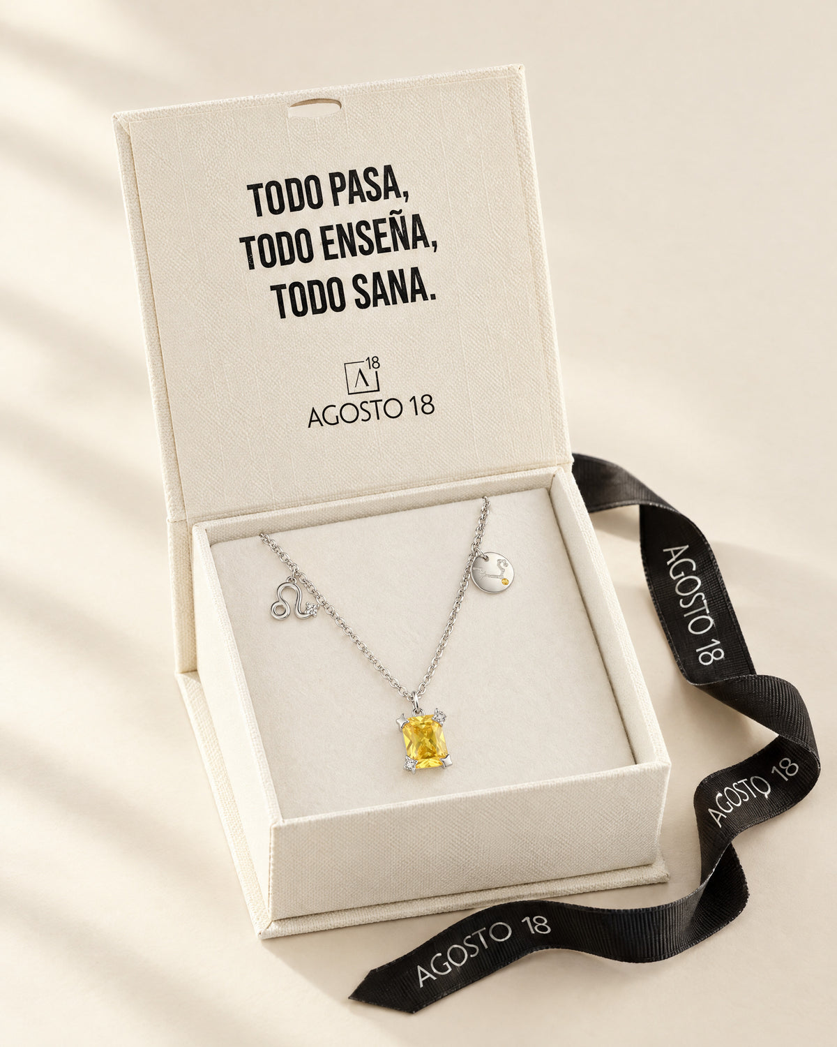 Collar Constelación en su Caja de Regalo Agosto 18