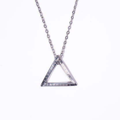 Hombre Collar Triangulo Plateado