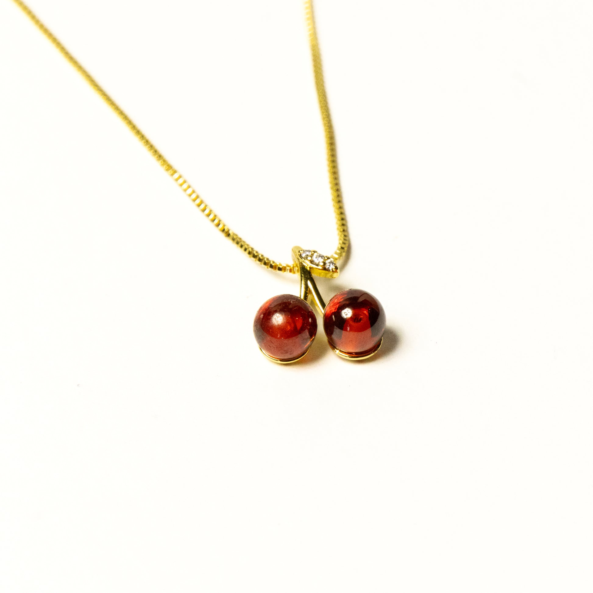 Collar Cherrys Esféricos - Agosto 18