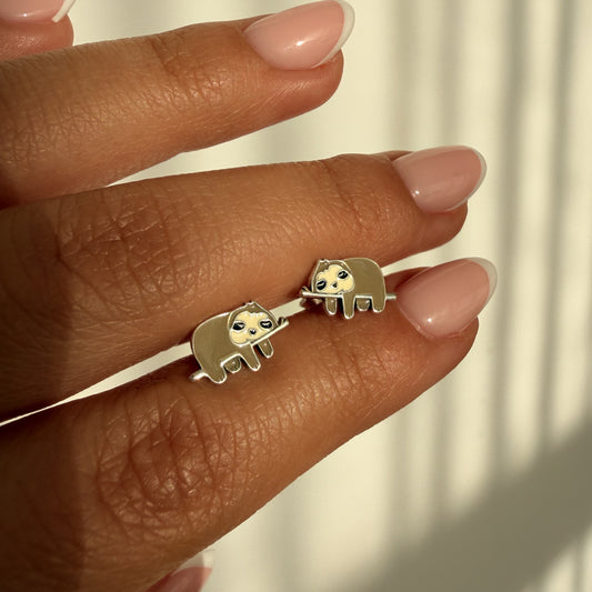 Aretes Plata S925 Perezoso en mano