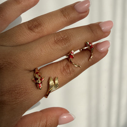 Set Anillo y Aretes Dorados Plata S925 Pez Koi Rojo en mano