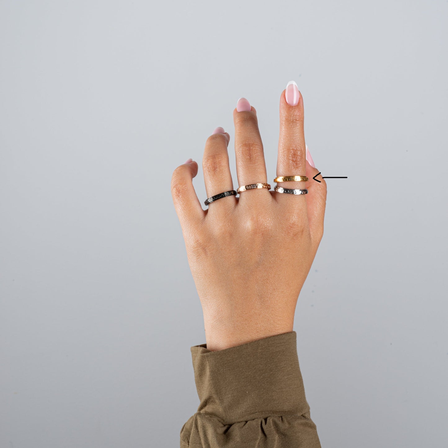 Anillo Deslizante Delgado Hammered Dorado