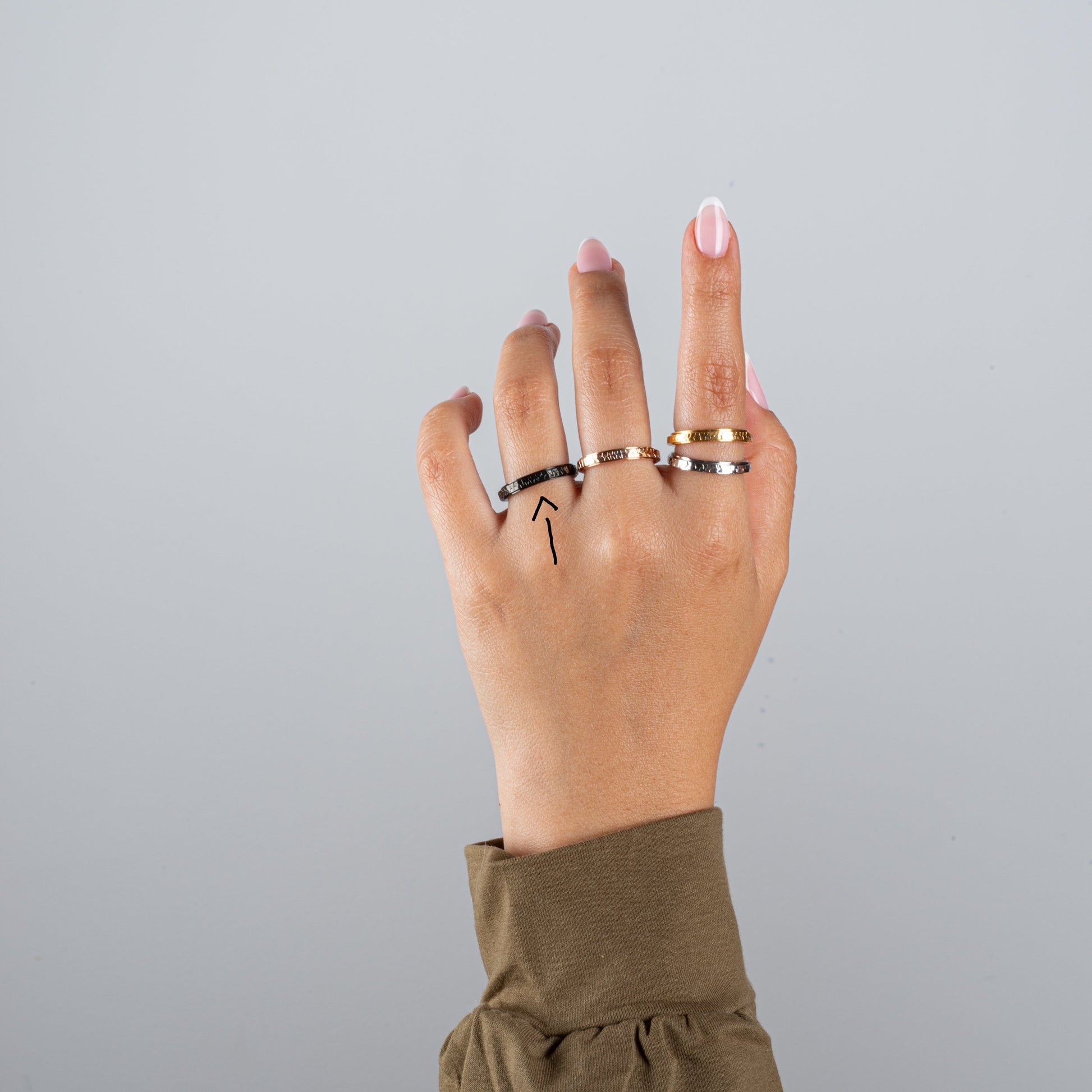Anillo Deslizante Delgado Hammered Negro