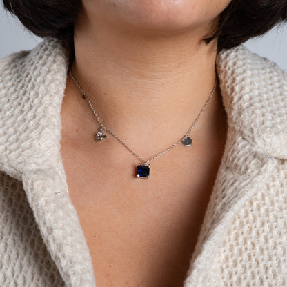 Collar Constelación Tauro S925 plateado en modelo