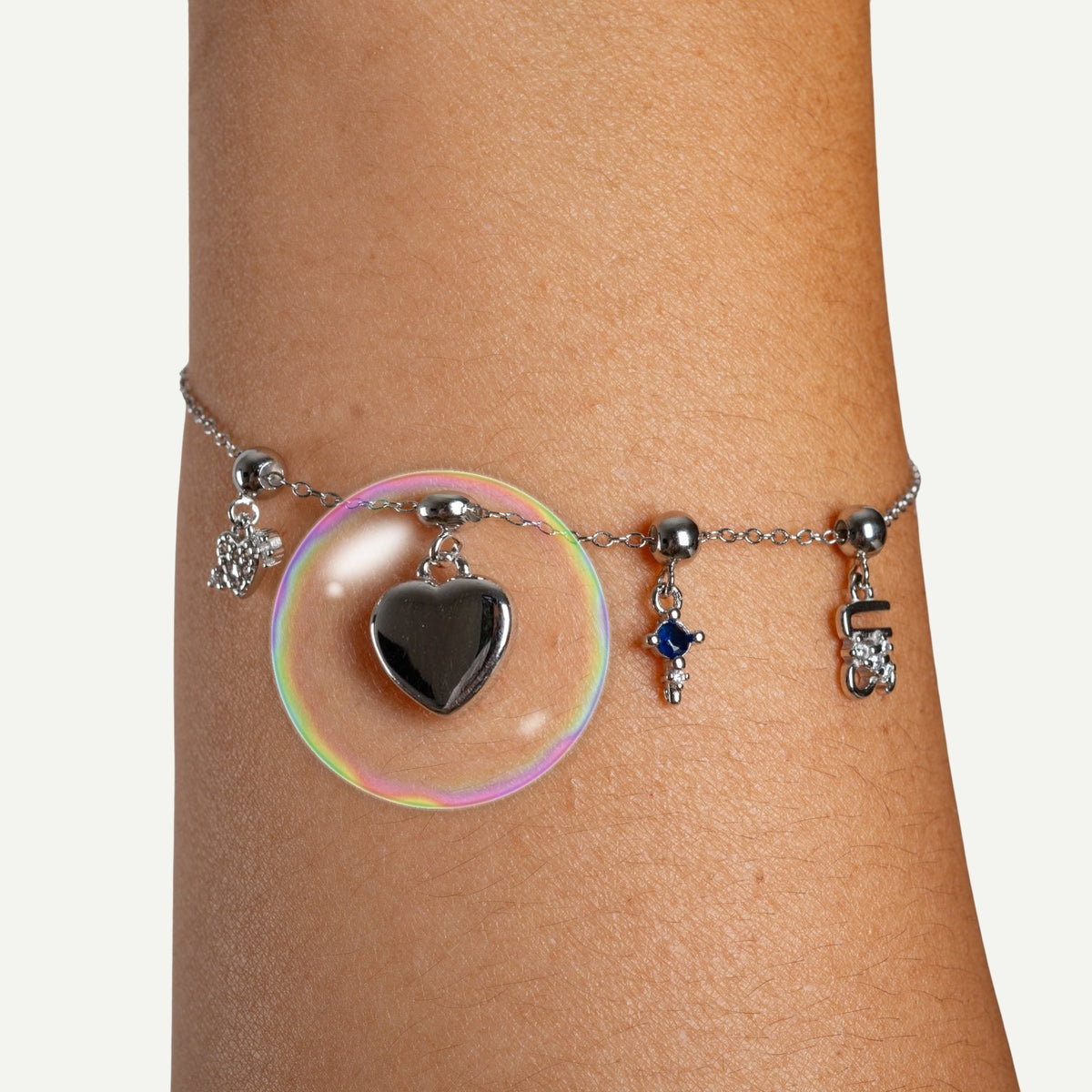 Así se ve puesto — corazon liso plateado