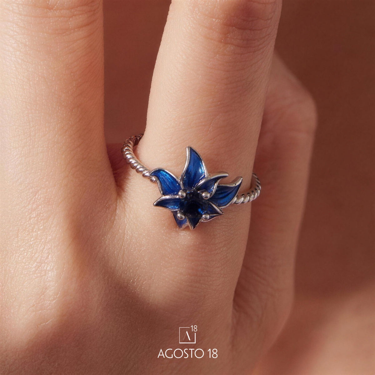 Anillo Plata S925 Flor Azul Zafiro – así se ve puesto