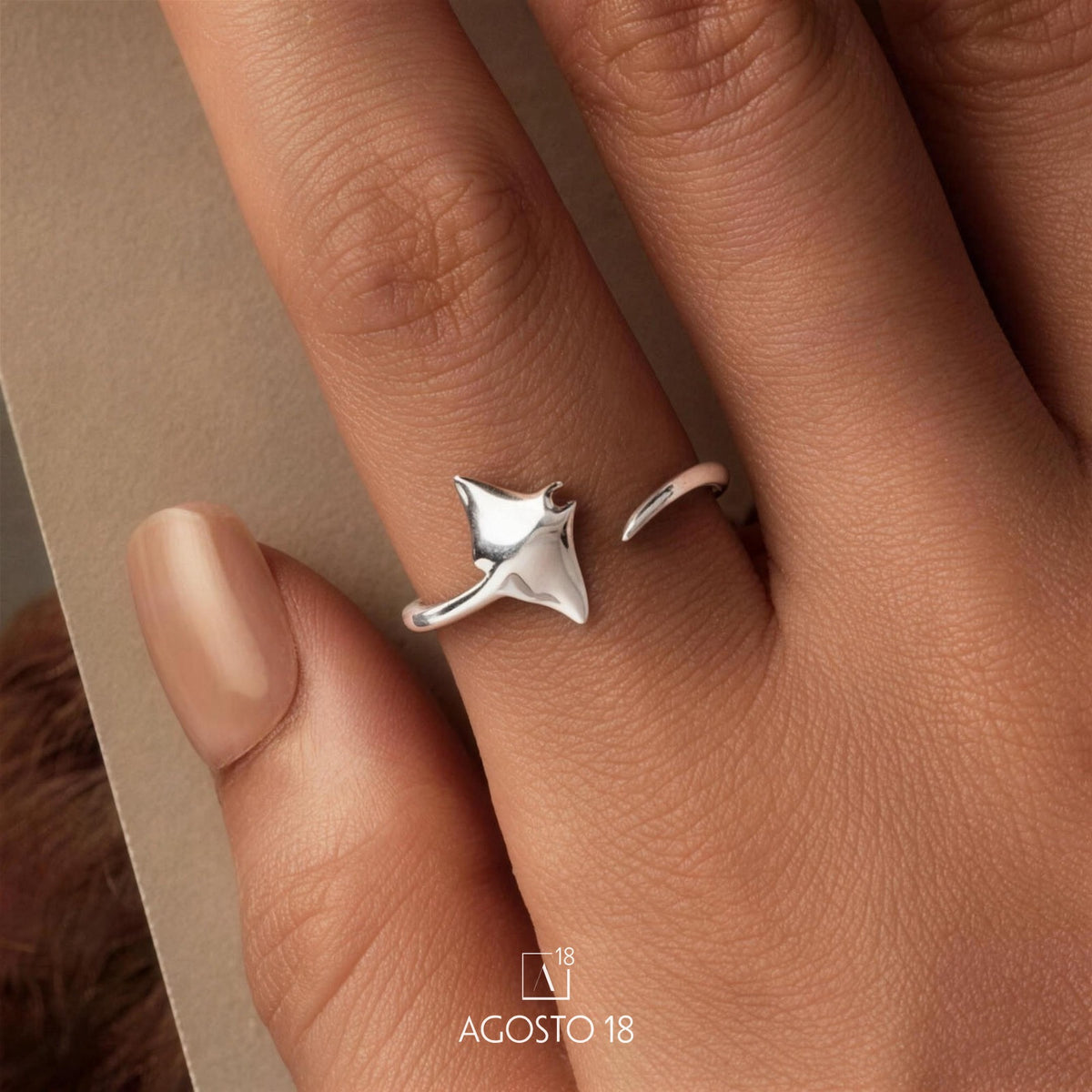 Anillo Plata S925 Mantarraya – así se ve puesto