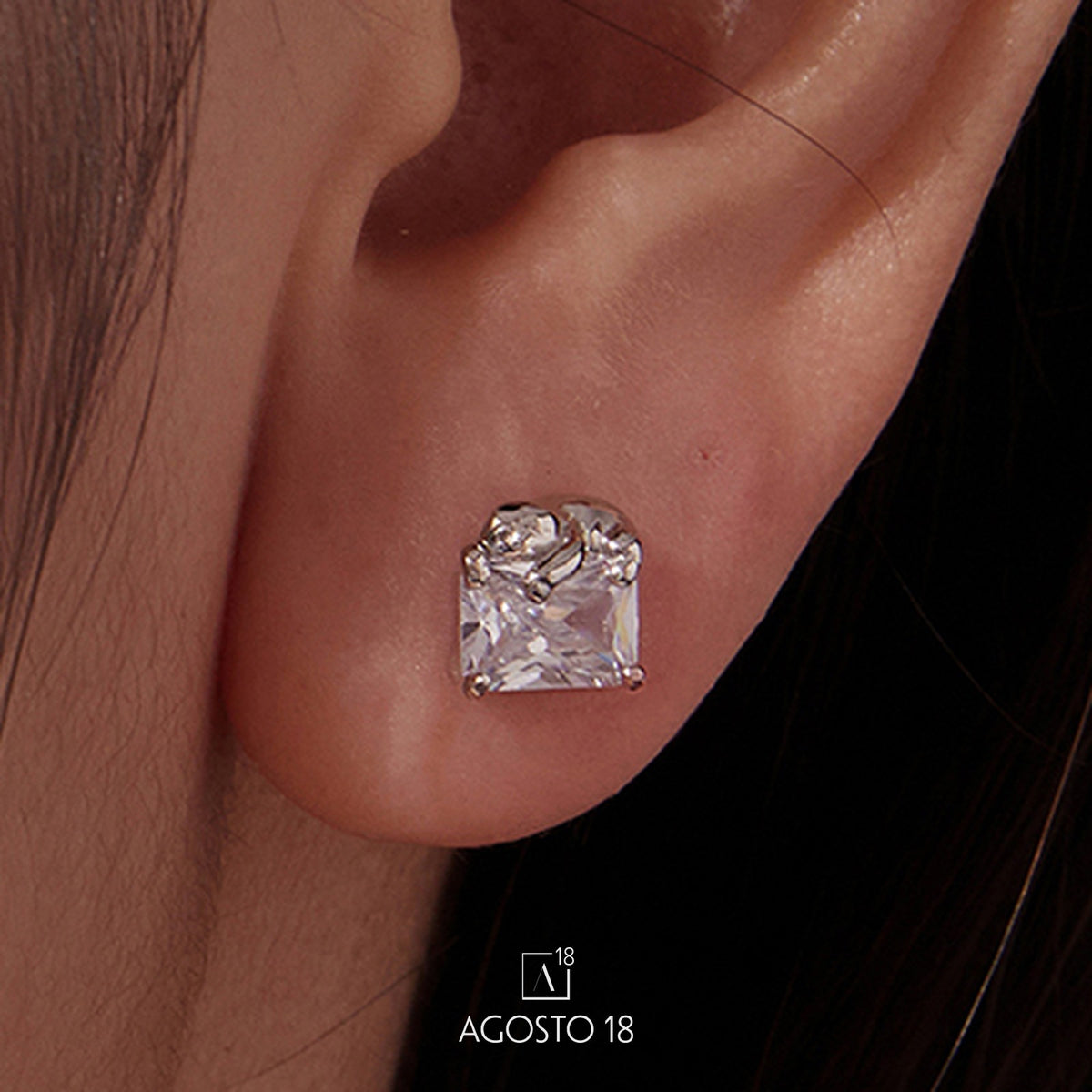 Aretes Plata S925 Cristal Cuadrado – así se ve puesto