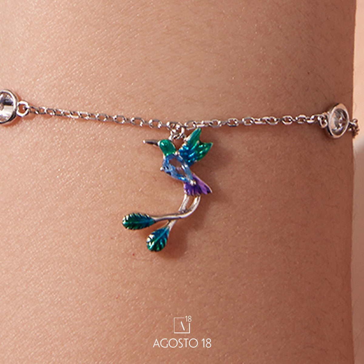 Pulsera Plata S925 Colibrí y Flor Lila – así se ve puesto