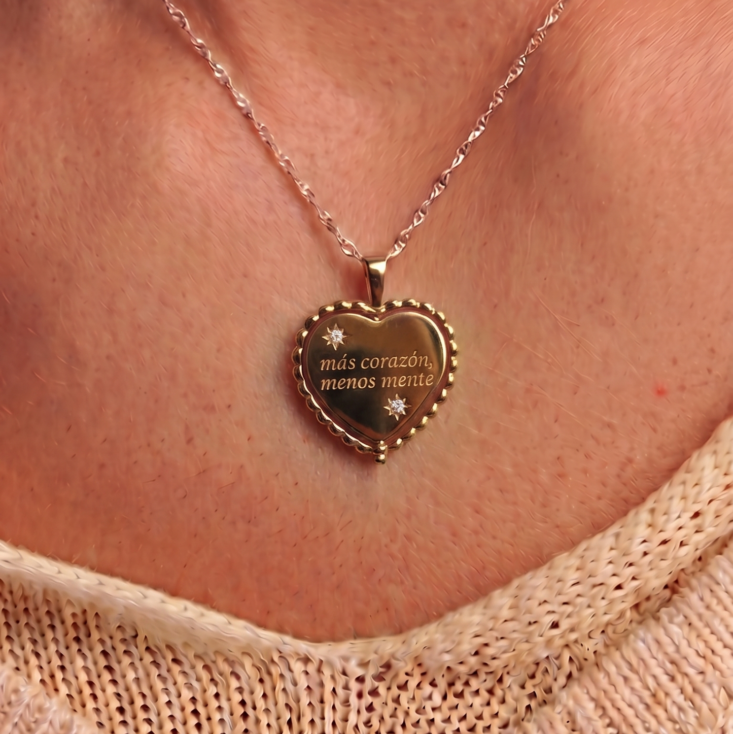 Collar Corazón Doble · Agosto 18