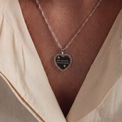 Collar Corazón Doble · Agosto 18