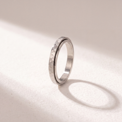 Anillo Deslizante Delgado Hammered