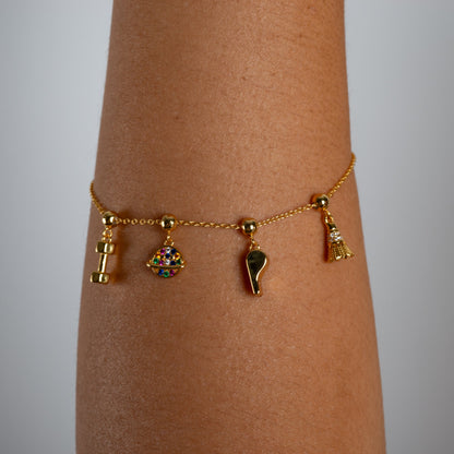 Charm S925 Volante de Bádminton puesto en la pulsera Agosto 18, acabado dorado